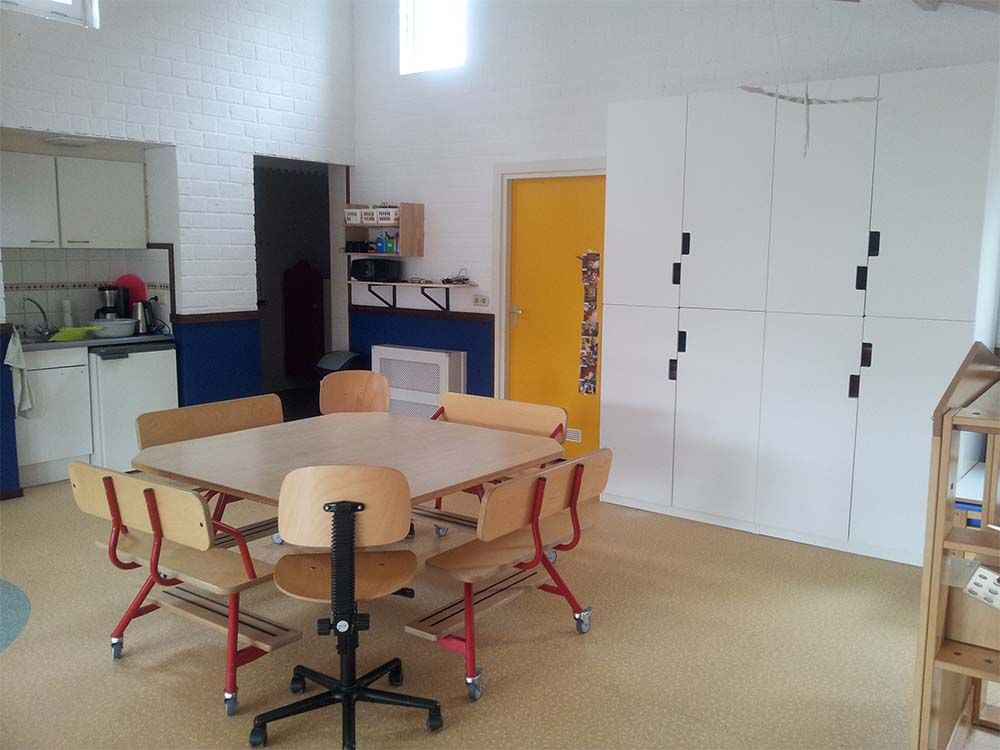 Soms wil een kind even lekker alleen spelen in de bouwhoek van kinderdagverblijf De Hummeltjeshoeve;